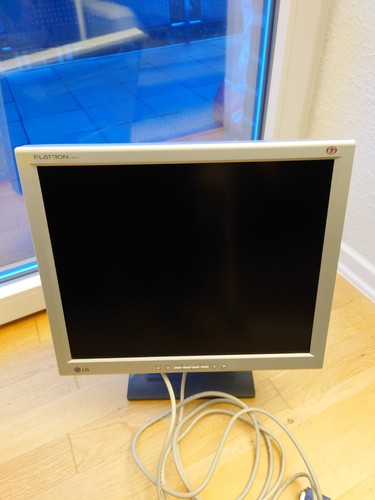 Flachbildschirm - lg, 18"